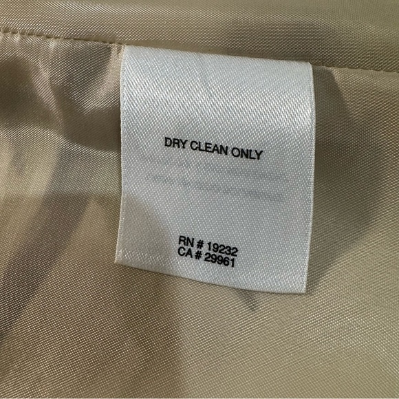 Alfred Dunner Floral Women's Jacket with 3/4 sleeves. Size 18P - Picture 3 of 7